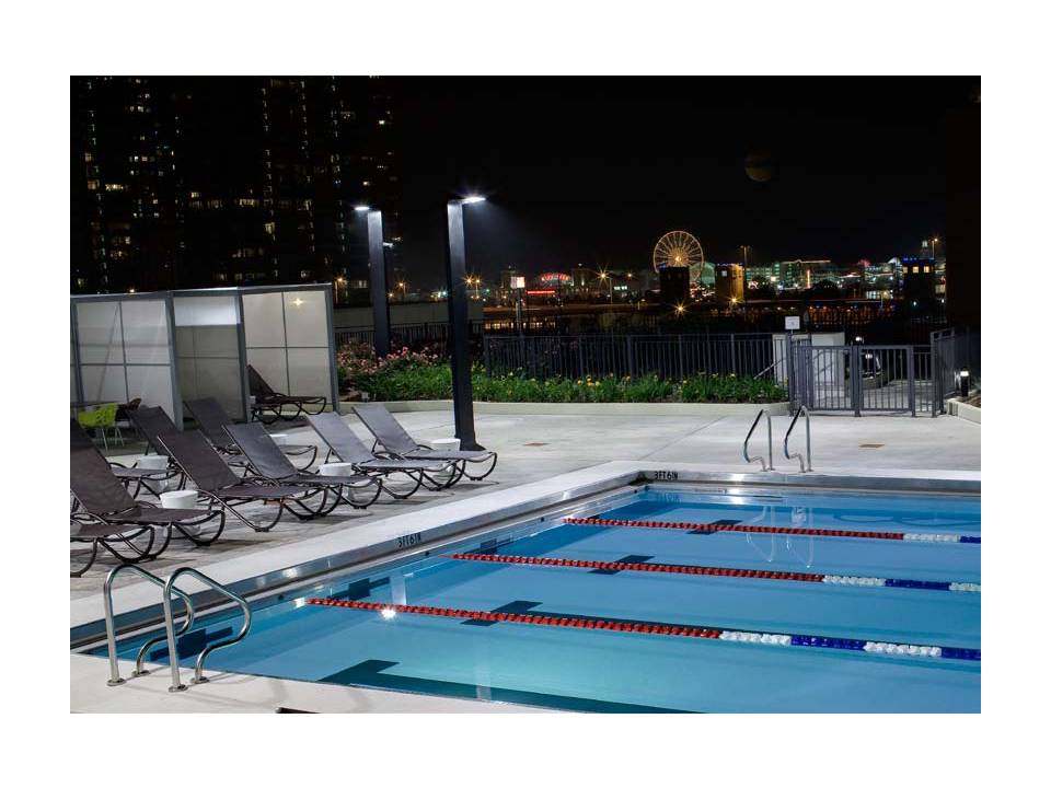 芝加哥雷迪森布鲁酒店 Radisson Blu Aqua Hotel Chicago(HD版)_40114142-H1-outdoor_pool.jpg