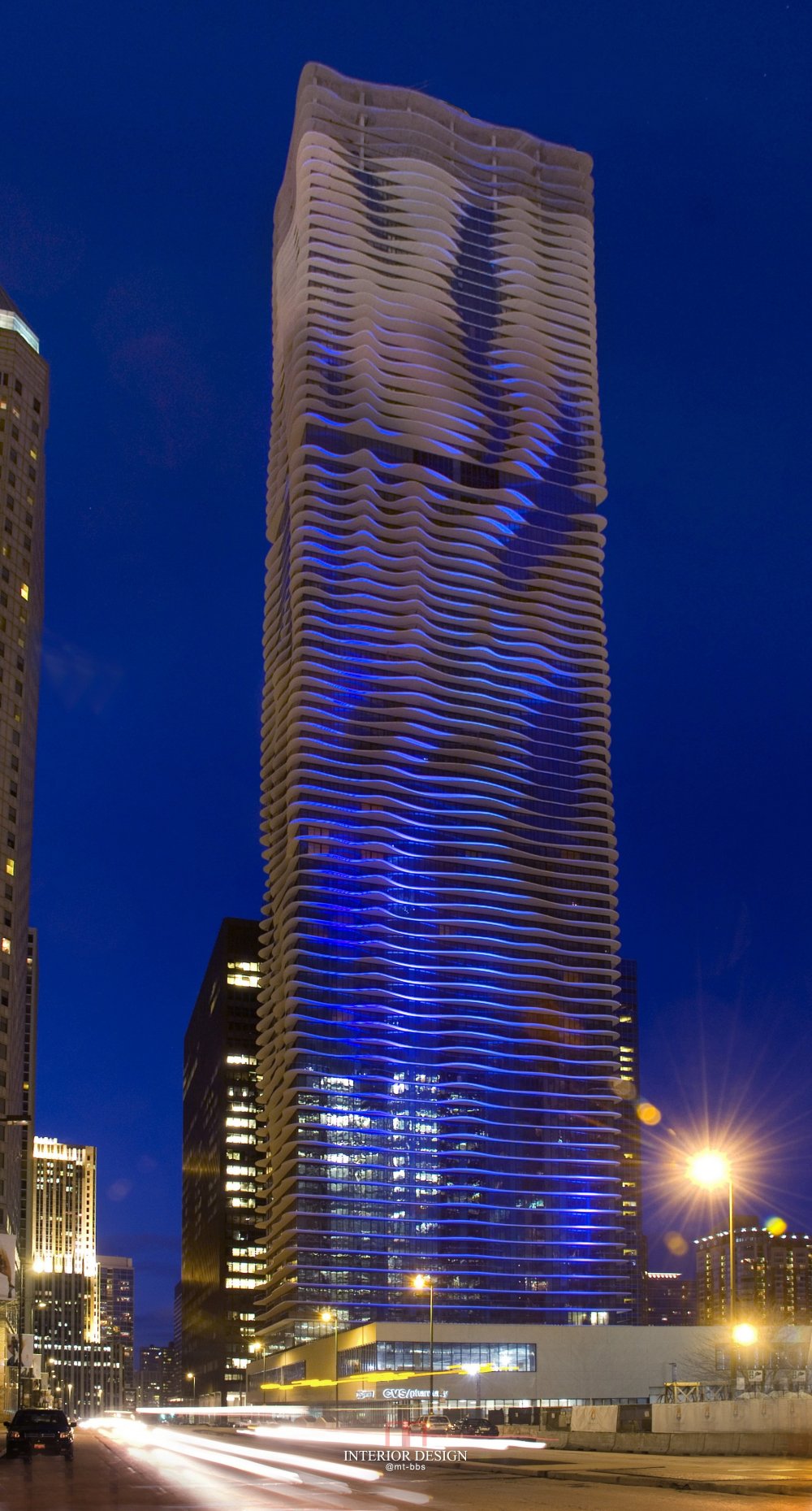 芝加哥雷迪森布鲁酒店 Radisson Blu Aqua Hotel Chicago_39359812-H1-Blue_Aqua_nighttime.jpg