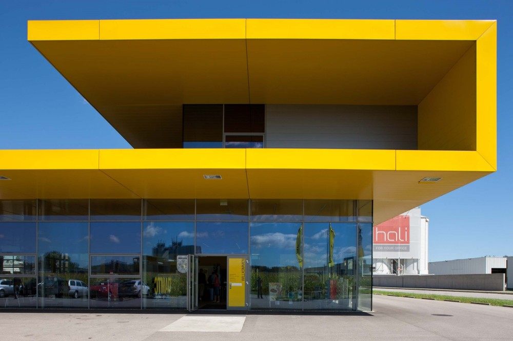 51f5aebde8e44e333e000063_-amtc-service-centers-upper-austria-pauat-architects_ar.jpg