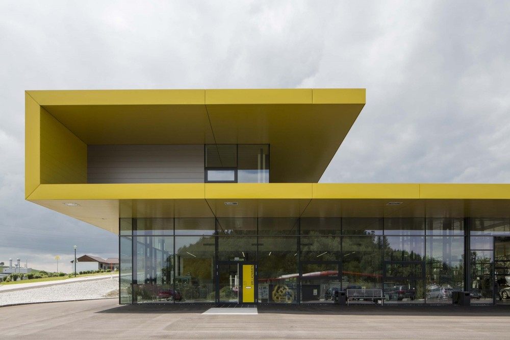 51f5af42e8e44e333e00006a_-amtc-service-centers-upper-austria-pauat-architects__e.jpg