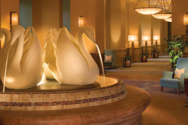 15家美国威斯汀酒店_4)Walt Disney World Swan—Dolphin Lobby 拍攝者.jpg