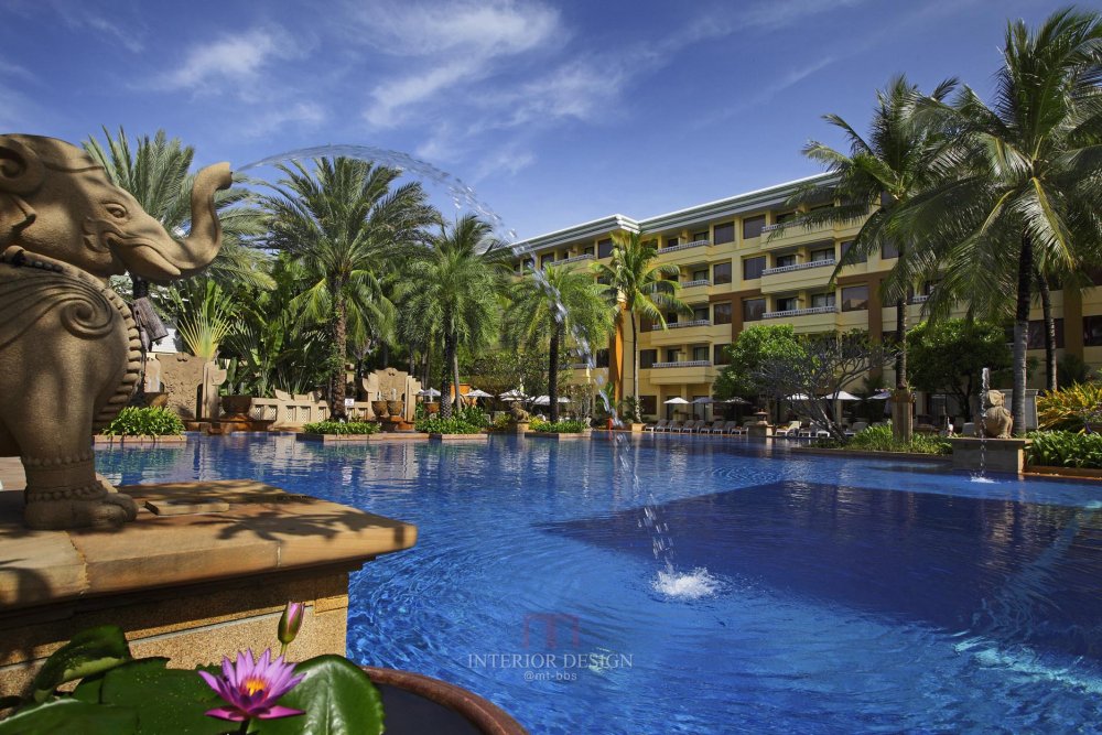 泰国普吉假日酒店 Holiday Inn Resort Phuket_33085538-H1-FEATR_POOL_22.JPG