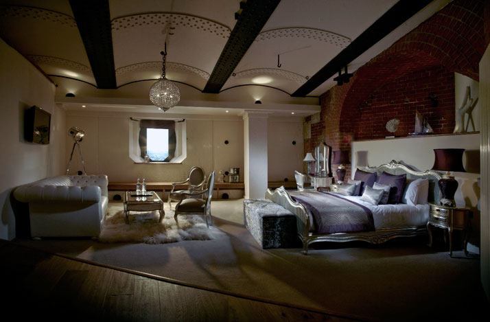 A-Victorian-Coast-Defense-Fort-Is-Transformed-Into-A-Luxury-Hotel-Spitbank-Fort-.jpg
