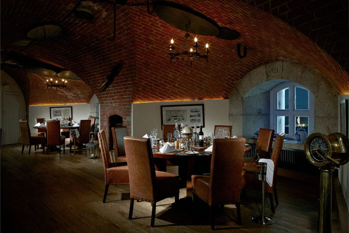 A-Victorian-Coast-Defense-Fort-Is-Transformed-Into-A-Luxury-Hotel-Spitbank-Fort-.jpg