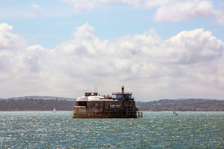 A-Victorian-Coast-Defense-Fort-Is-Transformed-Into-A-Luxury-Hotel-Spitbank-Fort-.jpg