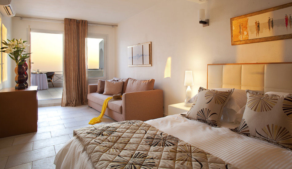 圣托里尼 阿卡维斯塔酒店 Aqua Vista Hotels, Santorini_adamant-suites-1-950x551.jpg