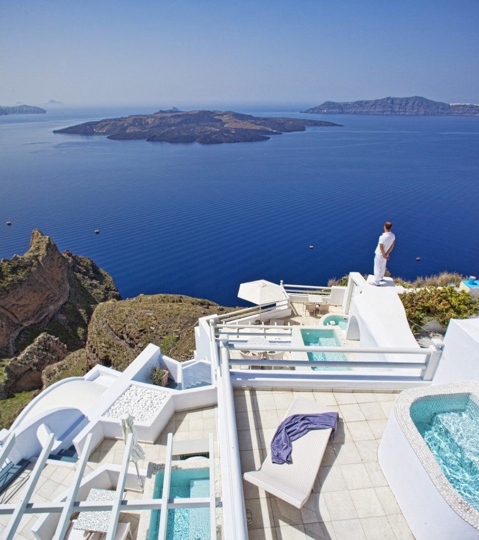 圣托里尼 阿卡维斯塔酒店 Aqua Vista Hotels, Santorini_adamant-suites-exterior-950x1070.jpg