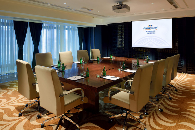 宁波逸东豪生大酒店 Howard Johnson IFC Plaza Ningbo_Meeting Room-Board 会议室-董事会.jpg