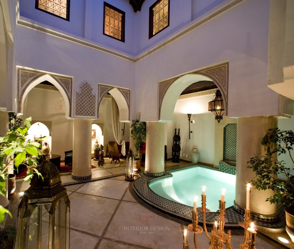 摩洛哥马拉喀什悦椿度假酒店 Angsana Riads Collection Morocco_27797445-H1-ANMK_GuestRoom_RiadBabFirdaus_LobbyCourtYardEvening.jpg