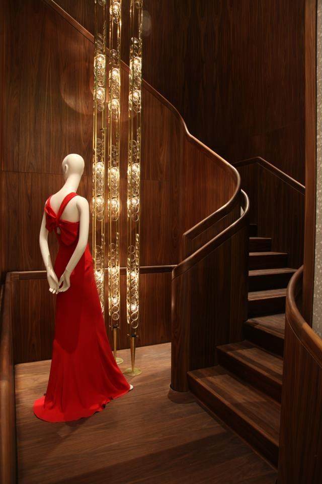 Valentino New Store Concept  Retail Design_valentino-new-store-concept-retail-design-L-KtPsXb.jpg