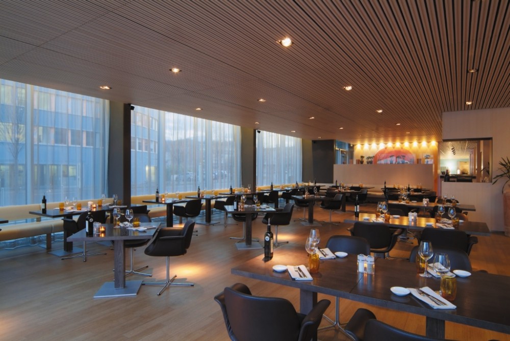 瑞士卢塞恩丽笙酒店 Radisson Blu Hotel, Lucerne_48303268-H1-Restaurant_10_QLJZH.jpg