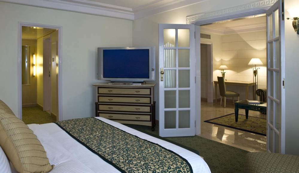 Le Meridien Pune, Pune, India_22)Le Meridien Pune—Royal Club Suite 拍攝者.jpg