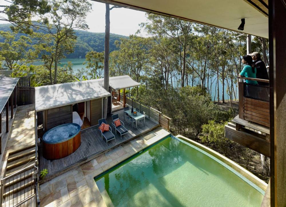 澳大利亚悉尼--Treetops Holiday Home(树顶度假别墅)_Balcony-Jacuzzi-Terrace-Pool-Treetops-in-Sydney-Australia.jpg