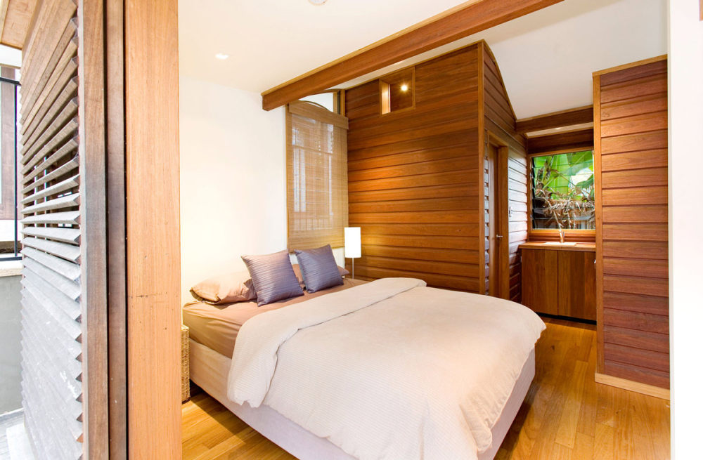 澳大利亚悉尼--Treetops Holiday Home(树顶度假别墅)_Bedroom-Wood-Walls-Flooring-Treetops-in-Sydney-Australia.jpg