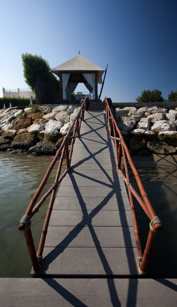 阿联酋哈伊马角海滩悦榕庄 Banyan Tree Ras Al Khaimah Beach(HD版)_Low_BTAEBC_48936149_BTAEAW_35694459_Arrival_By_Boat.jpg