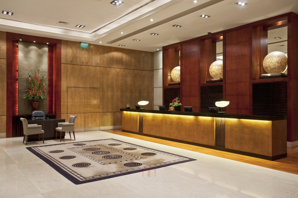 马尼拉皇冠假日酒店 Crowne Plaza Galleria Manila_33213569-H1-WELCM_FDSK_04.JPG