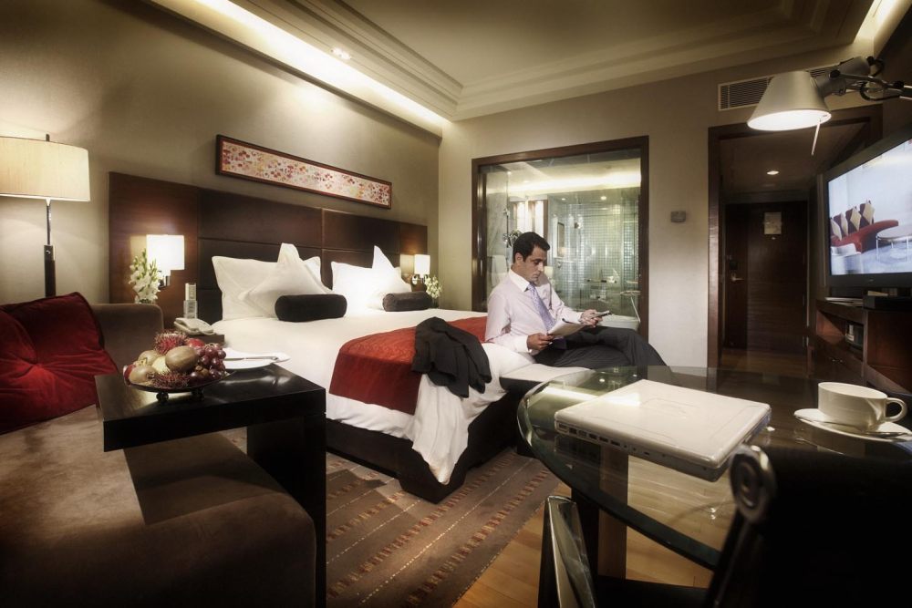 新德里古尔冈皇冠假日酒店 Crowne Plaza Gurgaon_33170102-H1-GROOM_ROOM_06.JPG