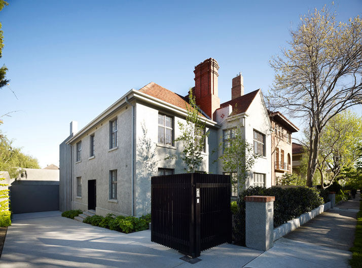 South Yarra Residence By Carr Design Group In Melbourne, Australia_south-yarra-residence-carr-design-melbourne-australia-yatzer-1.jpg