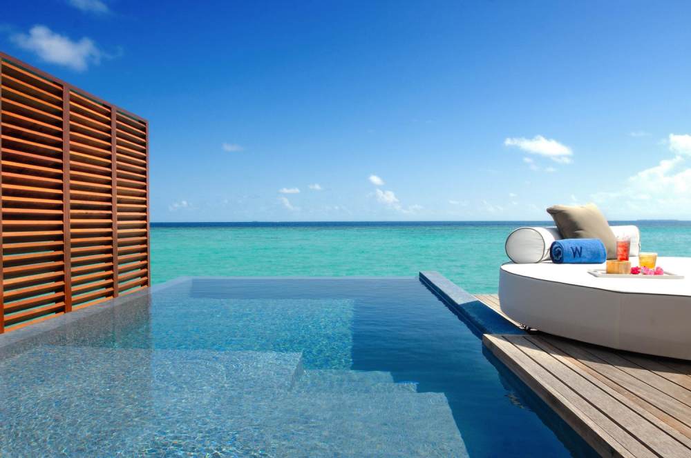 马尔代夫北阿里环礁W水疗度假酒店_36)W Retreat &amp_ Spa - Maldives—Ocean Retreat pool 拍攝者.jpg