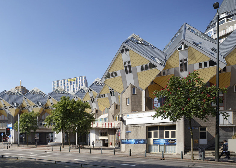 鹿特丹立方体公寓装修改造_dezeen_Renovation-of-Piet-Bloms-Supercube-by-Personal-Architecture_ss_2.jpg