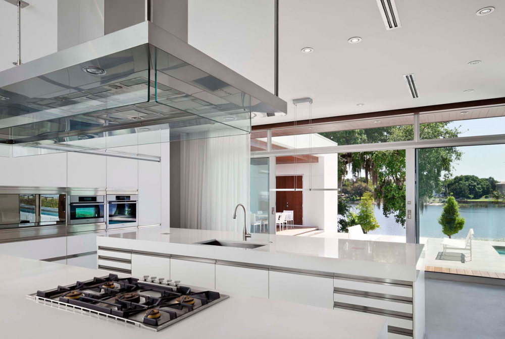 美国佛罗里达州--Eco-Friendly Lakeside Home_White-Kitchen-Eco-Home-Winter-Haven-Florida.jpg