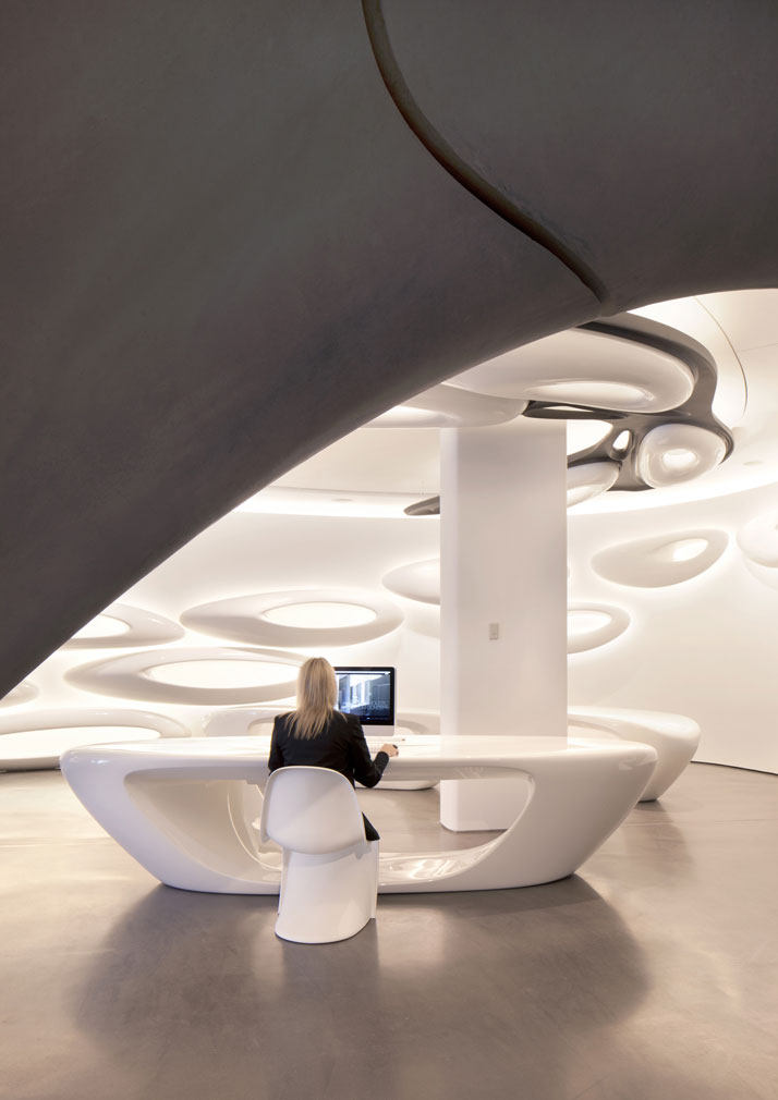 罗卡画廊展示空间（扎哈·哈迪德建筑师事务所设计）_Roca-London-Gallery-Zaha-Hadid-Architects-photo-Luke-Hayes-yatzer-10.jpg