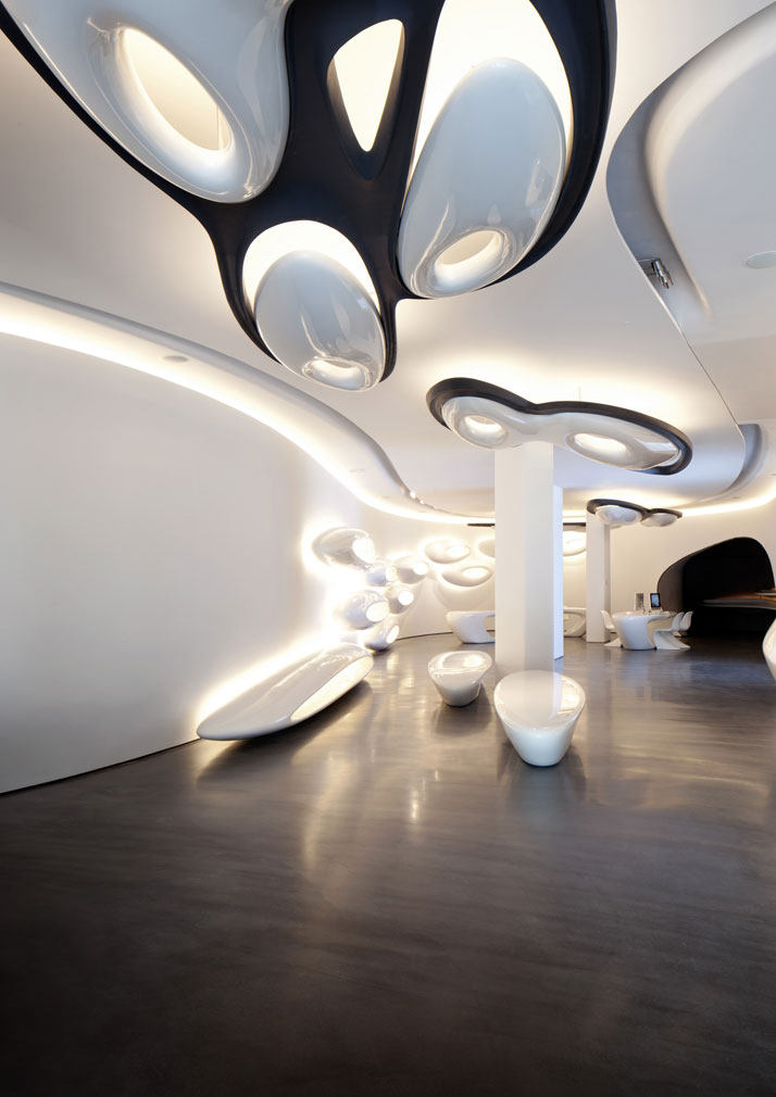 罗卡画廊展示空间（扎哈·哈迪德建筑师事务所设计）_Roca-London-Gallery-Zaha-Hadid-Architects-photo-Luke-Hayes-yatzer-13.jpg