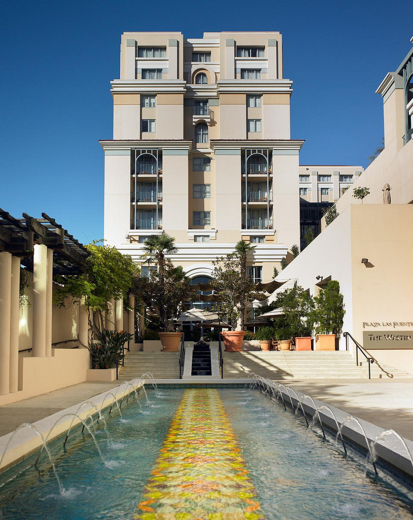 美国帕萨迪纳威斯汀酒店_1)The Westin Pasadena—Exterior 拍攝者.jpg