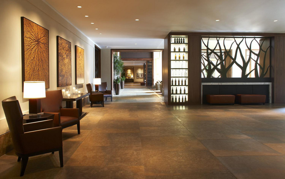 2)The Westin Riverfront Resort &amp_ Spa, Avon—Grand Lobby Hallway 拍攝者.jpg