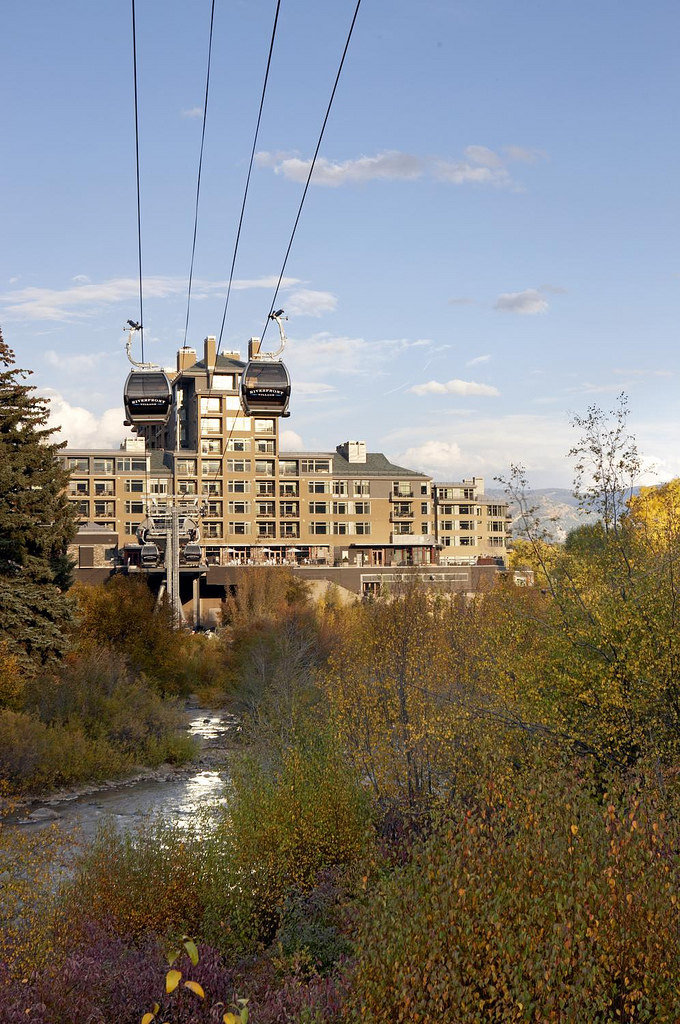 13)The Westin Riverfront Resort &amp_ Spa, Avon—Hotel Exterior with Gondola 拍.jpg