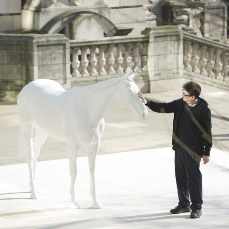 dezeen_Mark-Wallinger-unveils-The-White-Horse_1a.jpg