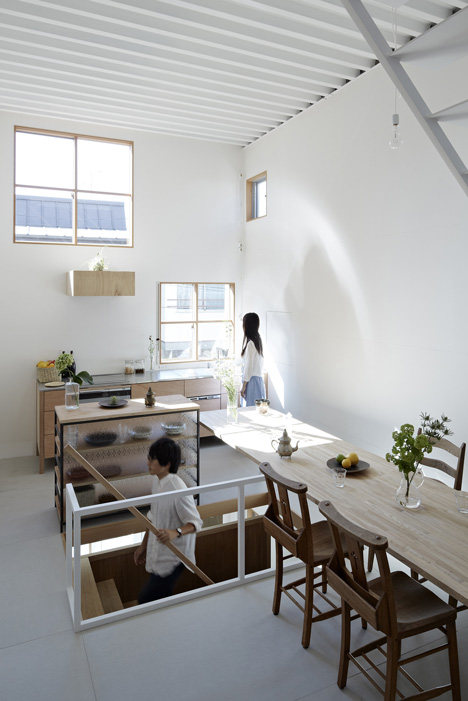Tato Architects作品--日本前桥市某公寓_dezeen_House-in-Itami-by-Tato-Architects_6.jpg