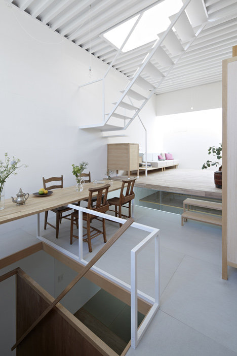 Tato Architects作品--日本前桥市某公寓_dezeen_House-in-Itami-by-Tato-Architects_11.jpg