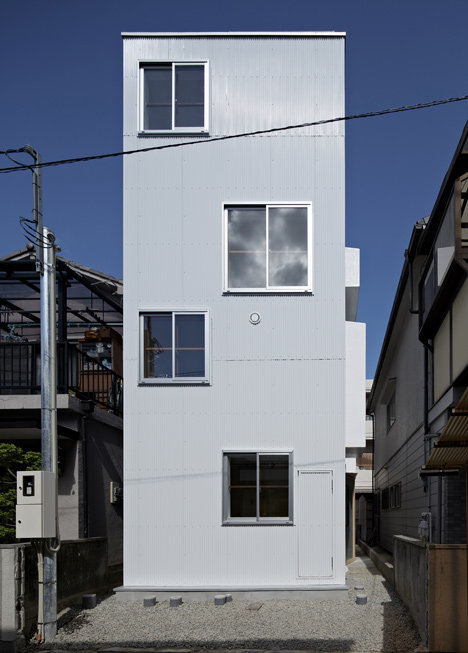 Tato Architects作品--日本前桥市某公寓_dezeen_House-in-Itami-by-Tato-Architects_18.jpg