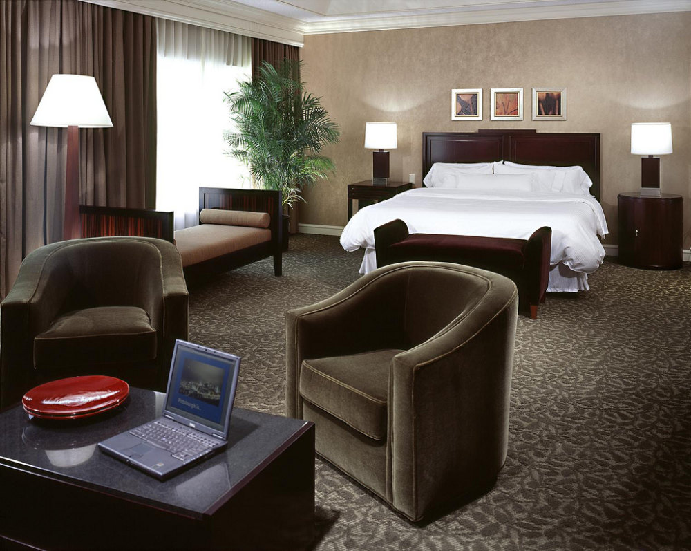 13)The Westin Convention Center, Pittsburgh—Luxury Suite Bedroom 拍攝者.jpg