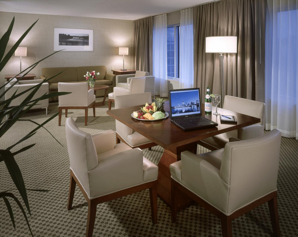 14)The Westin Convention Center, Pittsburgh—Parlor Suite 拍攝者.jpg