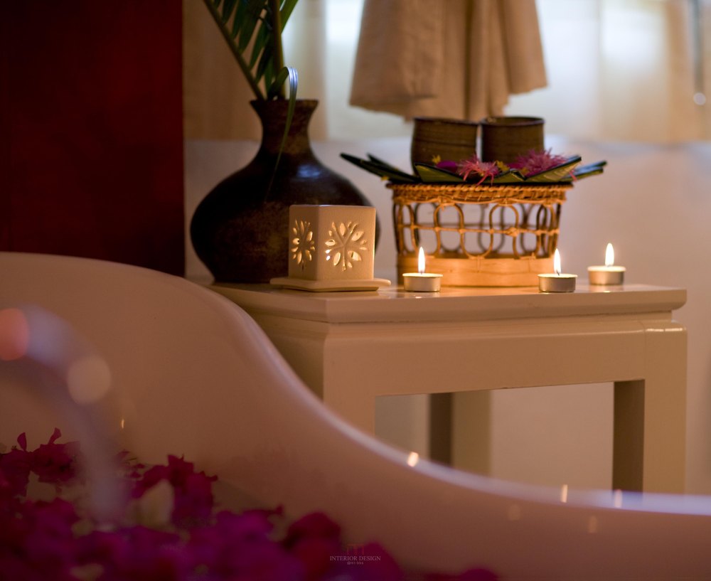 老挝桑维纳方姆酒店 Maison Souvannaphoum Hotel_27800204-H1-CAMS_GuestRoom_MaisonRoom Intimate Moments.jpg