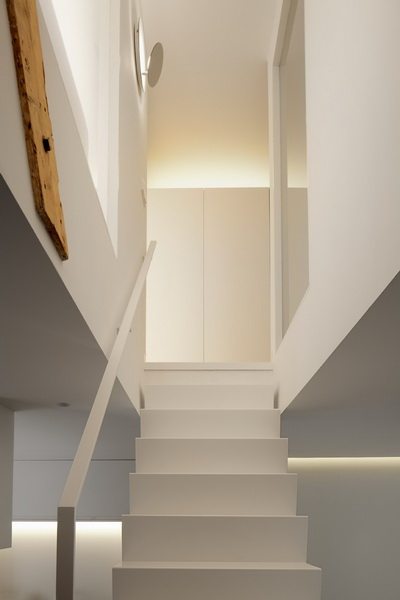 Apartment Singel / Laura Alvarez Architecture_0957168l2t2tx2aaqel2aq.jpg