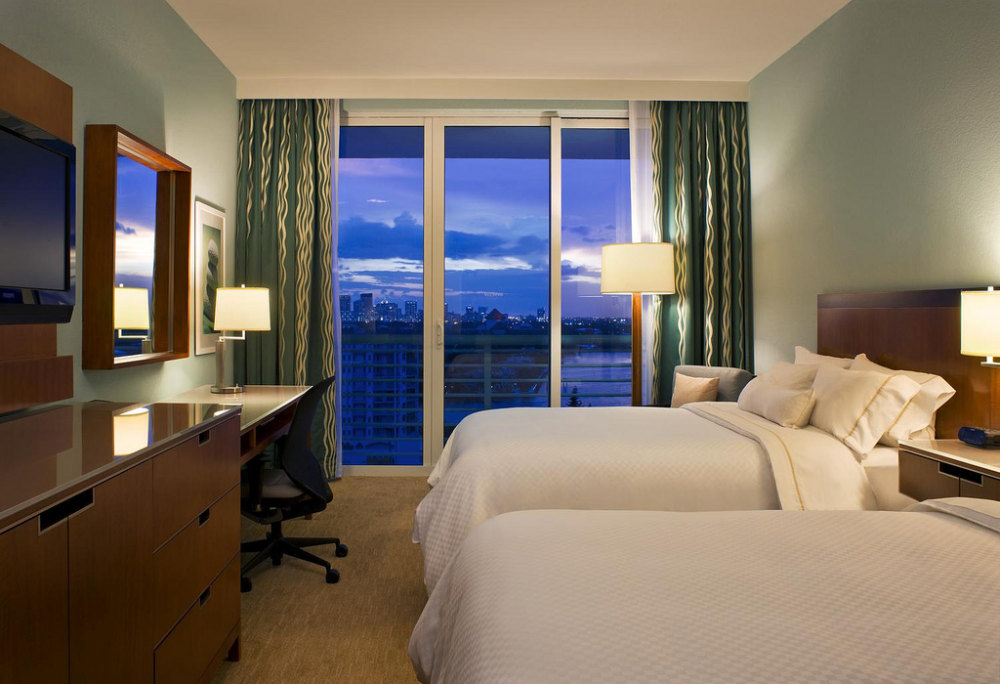 15)The Westin Beach Resort, Fort Lauderdale—Double Room at Dusk 拍攝者.jpg