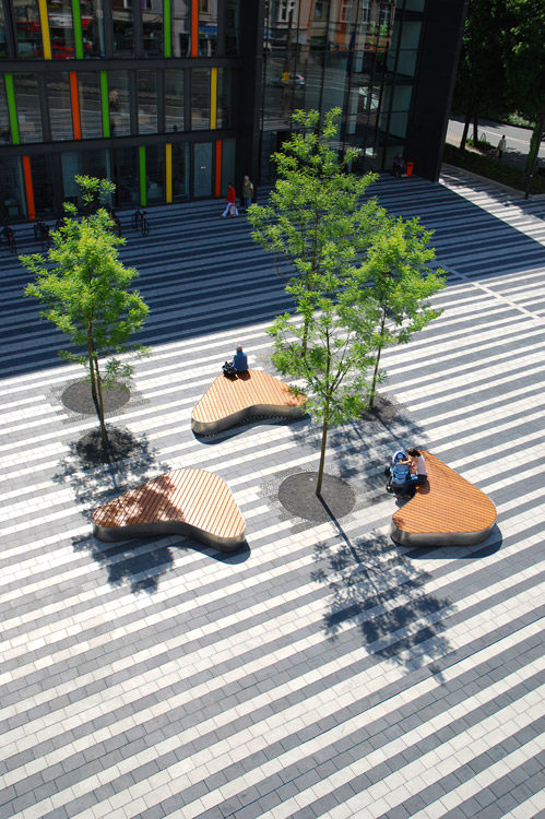09_town-hall-square_¸-scape.jpg