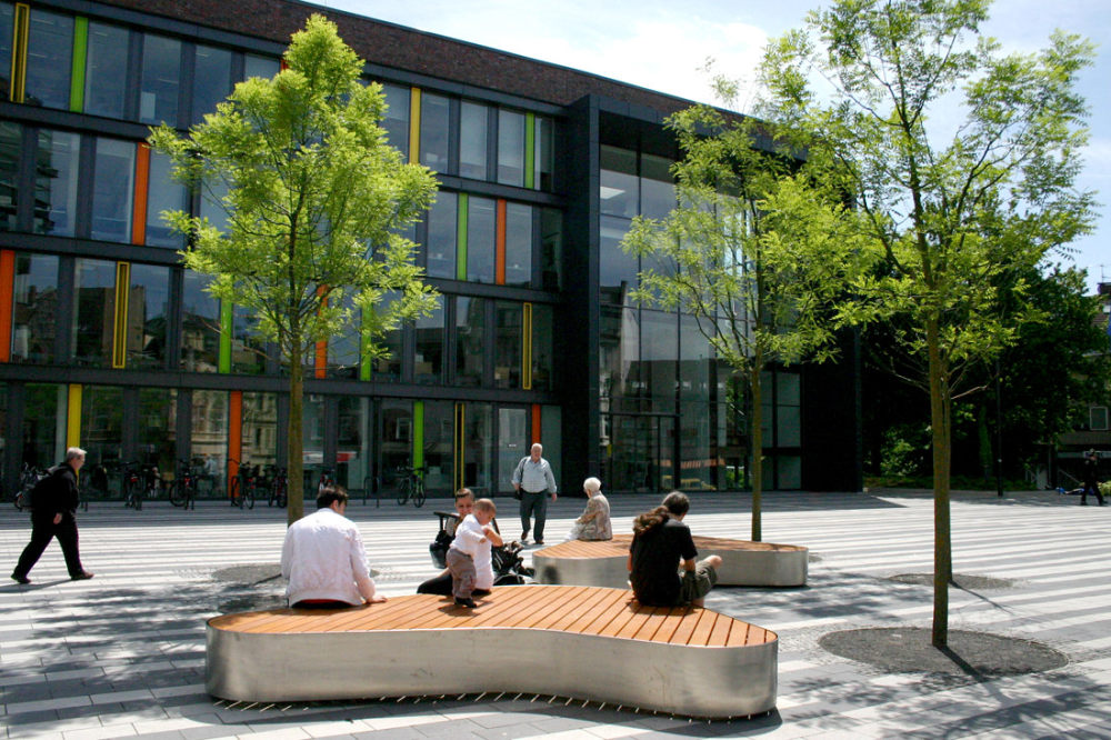 11_town-hall-square_¸-scape.jpg