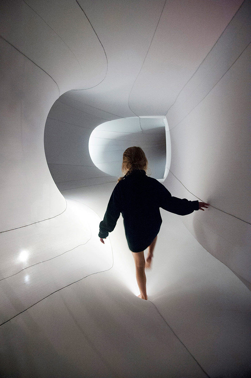 invivia画廊_sophia-chang-suspense-designboom02.jpg