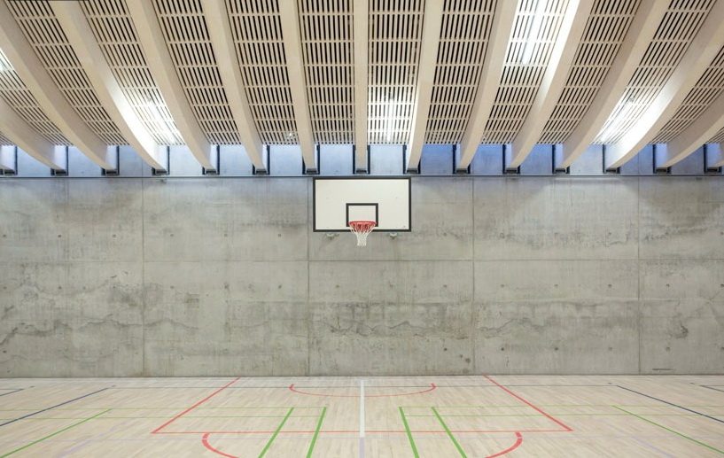 丹麦赫勒乌浦的甘缪尔体育馆_BIG-architects-gammel-hellerup-gymnasium-GHG-junckers-industrier-designboom-071.jpg