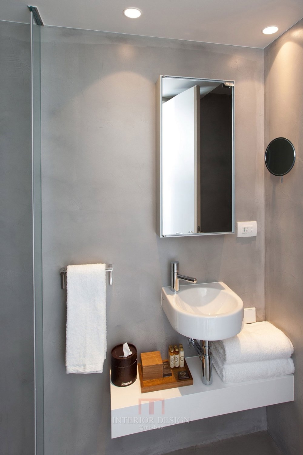 葡萄牙里斯本阿法玛-The Memmo Alfama_Bathroom-Sink-Mirror-Boutique-Hotel-Alfama-Lisbon.jpg