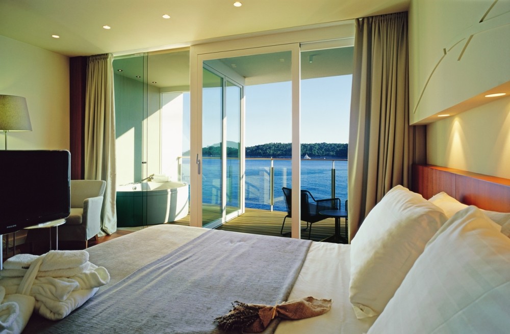 克羅埃西亞杜布若维尼克别墅酒店 Villa Dubrovnik_43589600-H1-Executive_Room__Terrace_Jacuzzi.jpg