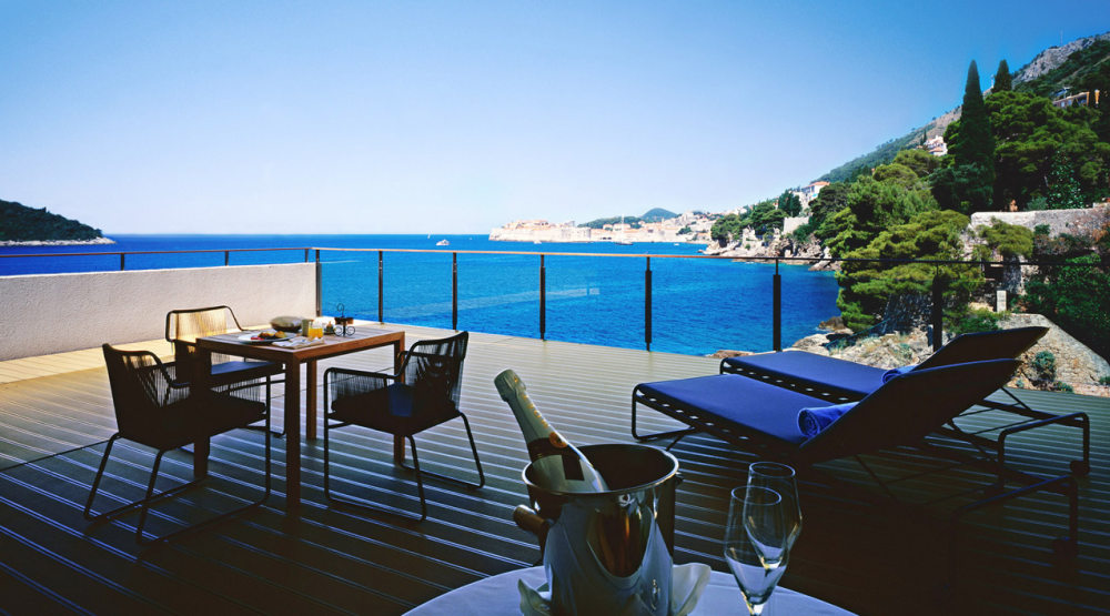 克羅埃西亞杜布若维尼克别墅酒店 Villa Dubrovnik_40694024-H1-01_HVD_Suite_Terrace_Daytime.jpg
