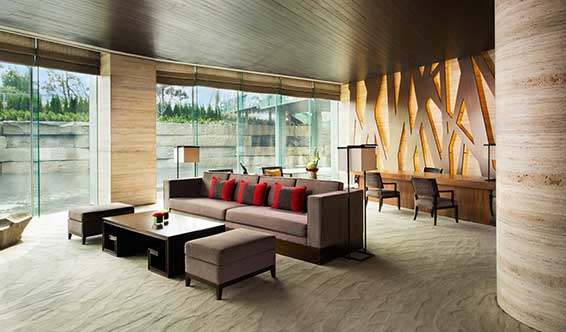 lobby_lounge_566x3321.jpg