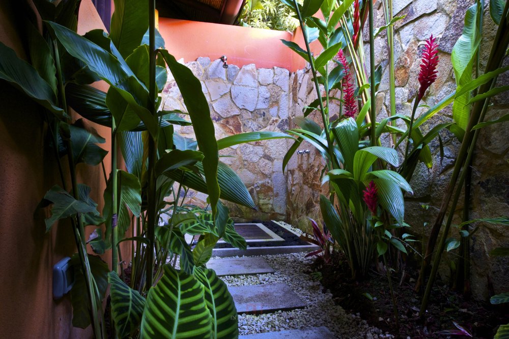 哥斯达黎加纳亚拉花园酒店 Nayara Hotel, Spa & Gardens_41426555-H1-Nayara_Outdoor_Shower.jpg