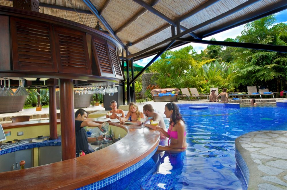 哥斯达黎加纳亚拉花园酒店 Nayara Hotel, Spa & Gardens_42979395-H1-Pool_Bar_Group.jpeg