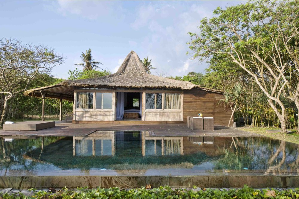 巴厘岛Ketapang Estate_53891120-H1-joglo_bambu_and_pool.jpg
